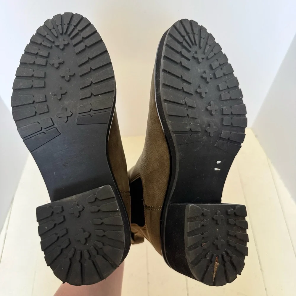 Madewell The Carina Platform Chelsea Boots